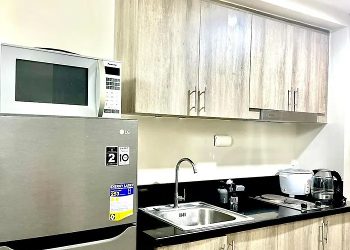 Queen Bed With Coffee Bar And Fast Wi-fi At S Residences *