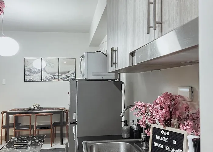 Queen Bed With Coffee Bar And Fast Wi-fi At S Residences Manila