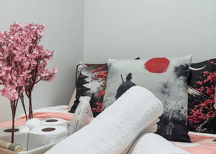 Queen Bed With Coffee Bar And Fast Wi-fi At S Residences Apartment *