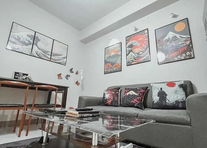 Queen Bed With Coffee Bar And Fast Wi-fi At S Residences Apartment *