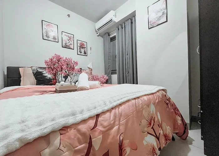 Queen Bed With Coffee Bar And Fast Wi-fi At S Residences Apartment *